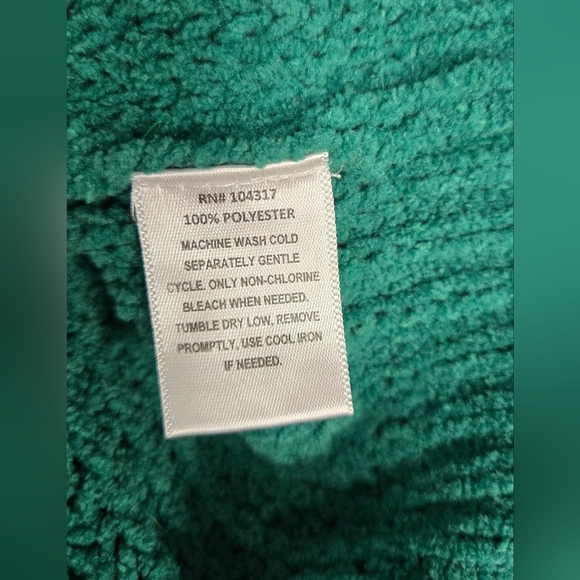 Derek Heart S Green Knit Sweater Cropped Long Sleeve V Neck - Picture 6 of 6